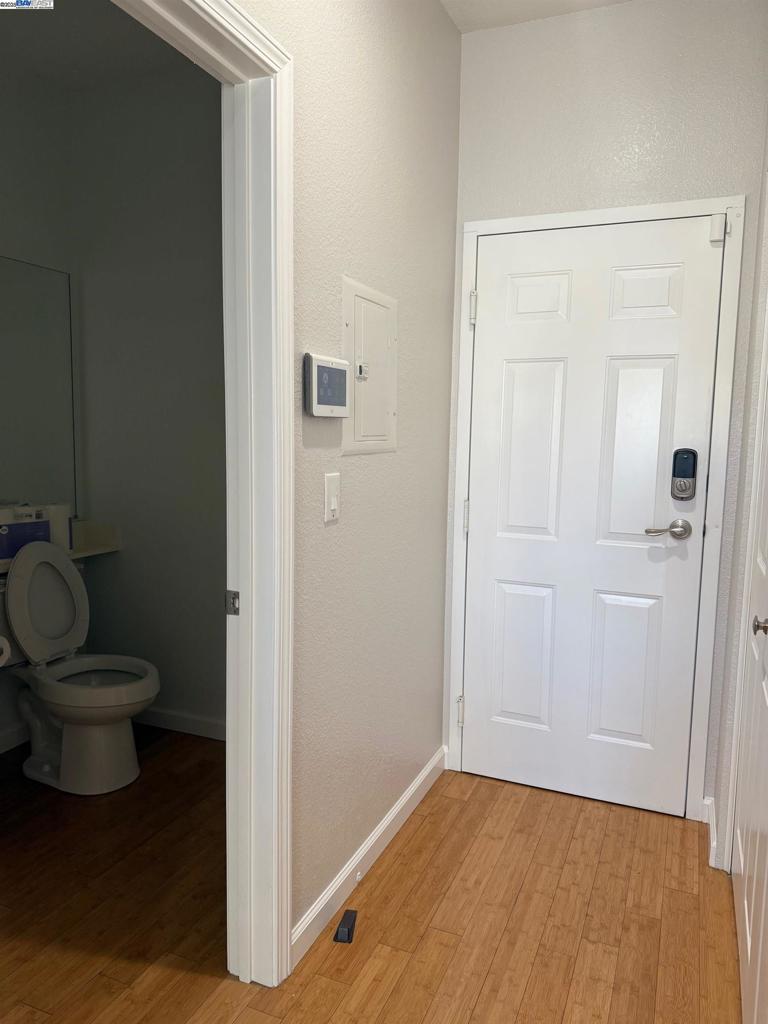 OAKCREEK - Residential Lease