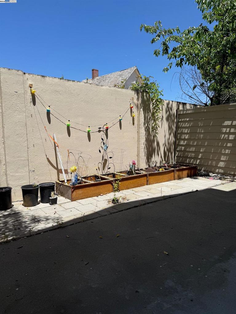 OAKCREEK - Residential Lease