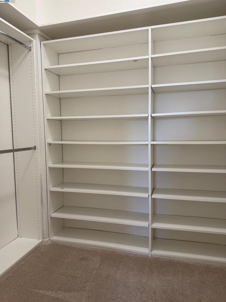 OAKCREEK - Residential Lease