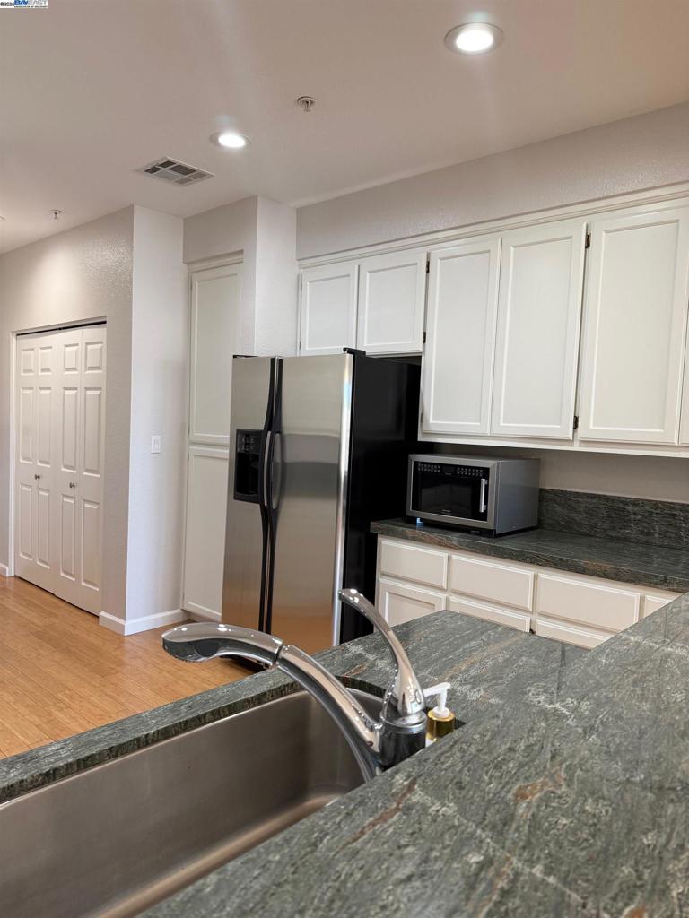 OAKCREEK - Residential Lease