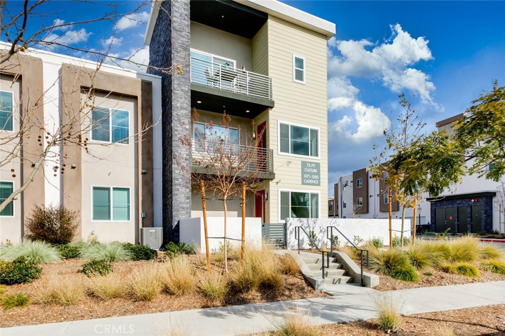 This exquisite move-in-ready model home features 4 bedrooms, 3 bathrooms, and a dedicated office across 2,100 square feet of thoughtfully designed living space. Ideally situated in Solis Park, a vibrant enclave within the prestigious Great Park master-planned community, this residence offers a perfect blend of comfort and convenience.
The first floor includes an attached two-car garage, while the second level boasts a spacious great room, a contemporary kitchen, and a bedroom with a full bathroom. The kitchen is elegantly appointed with quartz countertops, upgraded cabinetry, and brand-new stainless-steel appliances. The third floor showcases the luxurious primary suite and two additional bedrooms.
Zoned for the highly acclaimed Irvine School District, the home is just a short walk from Portola High School, the K–8 Solis Park School, and the community’s amenities, including a park, pool, and clubhouse. Additional highlights include fully paid-off solar panels and the inclusion of all furniture, TV, and washer/dryer—making this truly a move-in-ready home you won’t want to miss."**