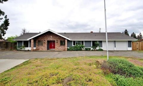 Photo of 36620 Avenue 12 Ave, Madera, CA 93636 (MLS # ML82030920)