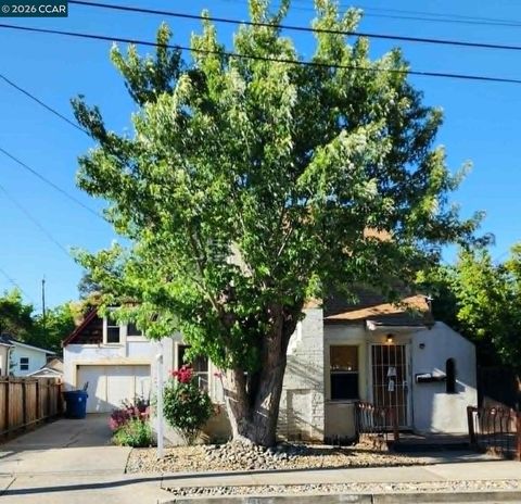 Photo of 433 Gilger Ave Ave, Martinez, CA 94553 (MLS # 41133106)
