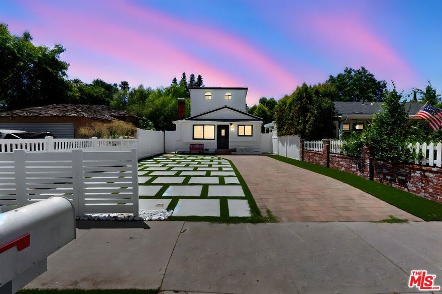 Modern, private, and move-in ready  this beautifully maintained 1-bedroom, 1-bath upstairs ADU is tucked away in a quiet Woodland Hills neighborhood, offering ideal comfort and convenience for a single occupant or couple.Enjoy your own private entrance and spacious interior featuring a full kitchen, generous living/dining area, and plenty of natural light throughout. The bedroom is well-sized with a large closet, and the bathroom is updated and clean. This unit lives like a true guest house  completely separate from the main home.