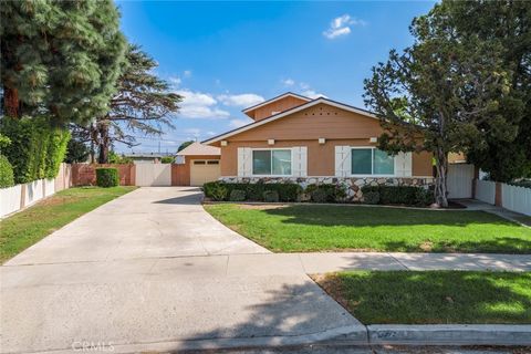 Photo of 1431 Mauna Loa Rd, Tustin, CA 92780 (MLS # PW25232543)