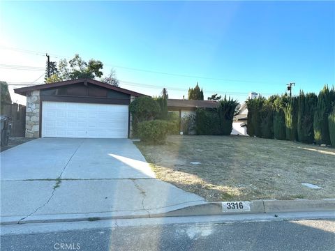 Photo of 3316 S Gauntlet Dr, West Covina, CA 91792 (MLS # CV25242319)