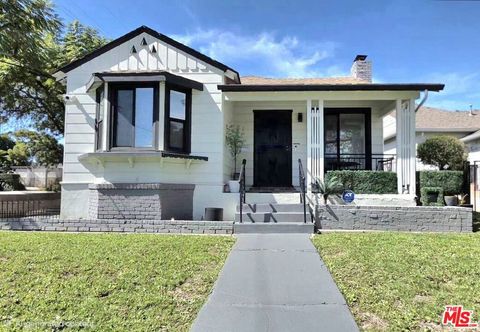 Photo of 153 N Hanford Avenue, San Pedro, CA 90732 (MLS # 26654929)