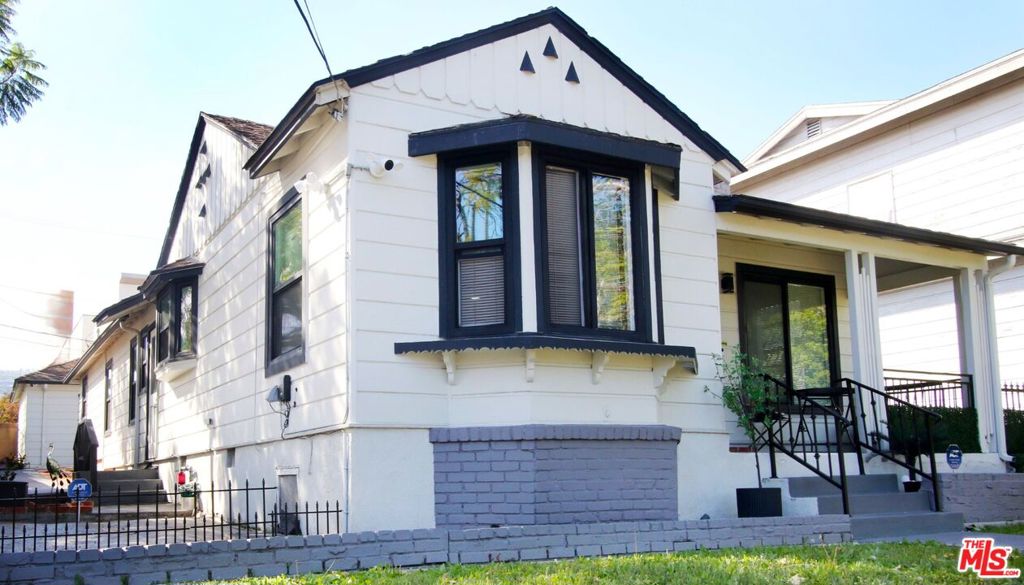 153 N Hanford Avenue