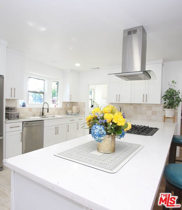 153 N Hanford Avenue