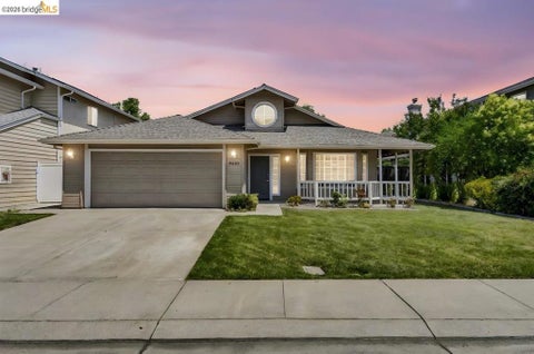 Photo of 9438 TUSCANY CIRCLE Cir, Stockton, CA 95207 (MLS # 41150627)