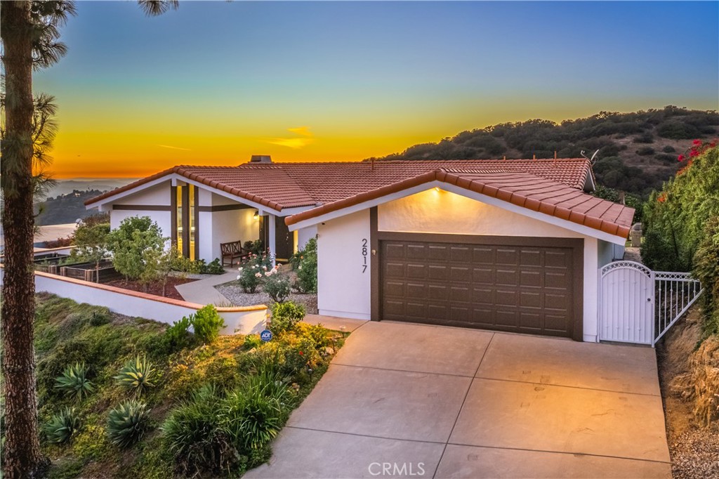 2817 N Mountain