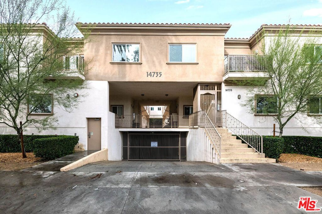Photo of 14735 Friar Street #101, Van Nuys, CA 91411 (MLS # 25499125)