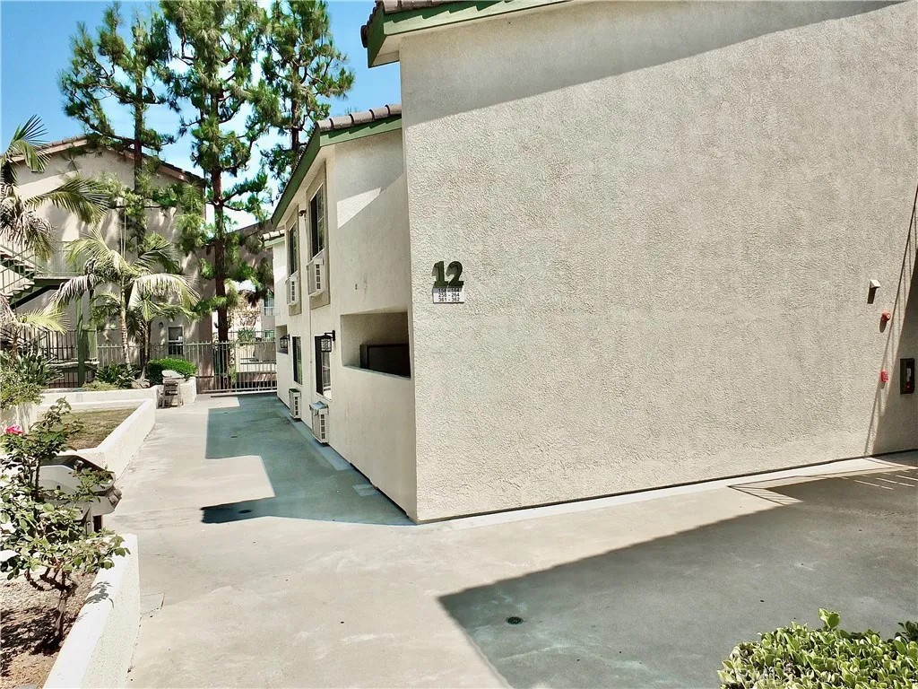 Paramount, California 90723, United States, 2 Bedrooms Bedrooms, ,1 BathroomBathrooms,Residential,Active,191848
