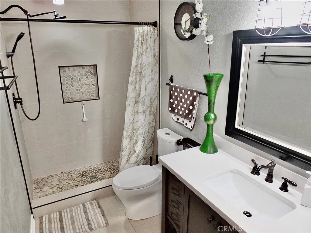 Paramount, California 90723, United States, 2 Bedrooms Bedrooms, ,1 BathroomBathrooms,Residential,Active,191848