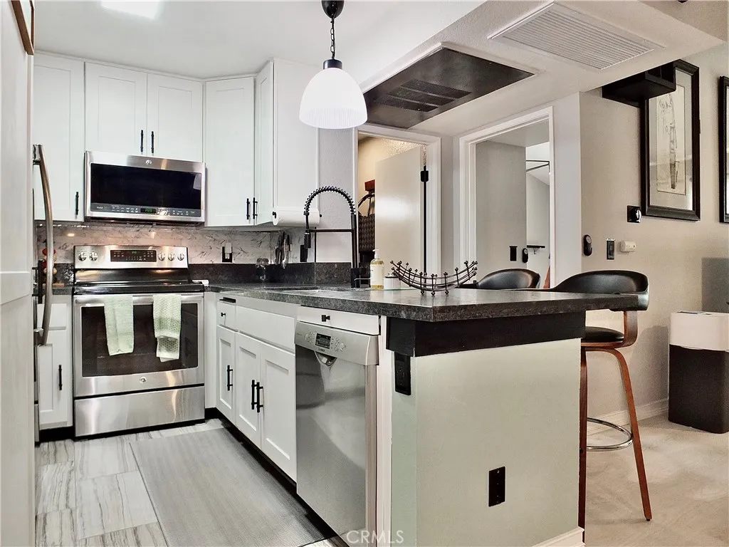 Paramount, California 90723, United States, 2 Bedrooms Bedrooms, ,1 BathroomBathrooms,Residential,Active,191848