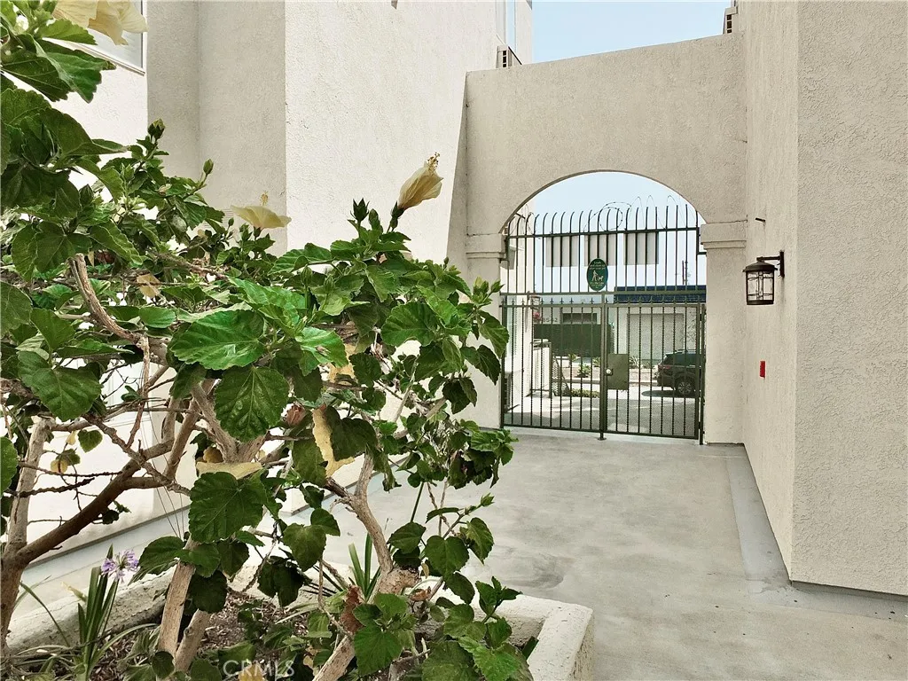 Paramount, California 90723, United States, 2 Bedrooms Bedrooms, ,1 BathroomBathrooms,Residential,Active,191848