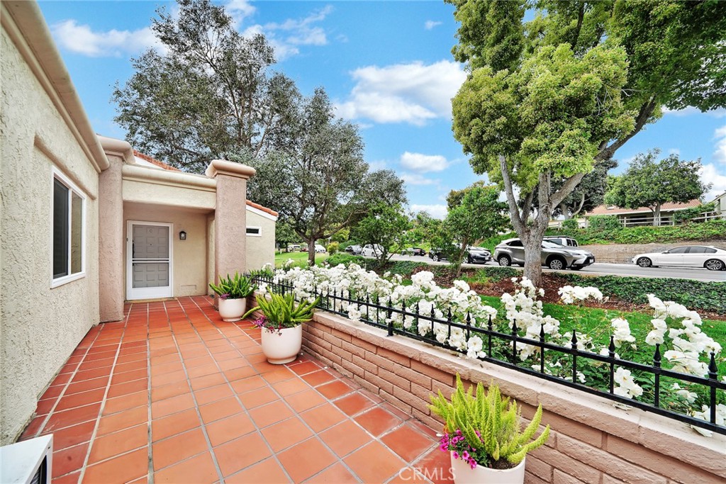 5509 Paseo Del Lago W C