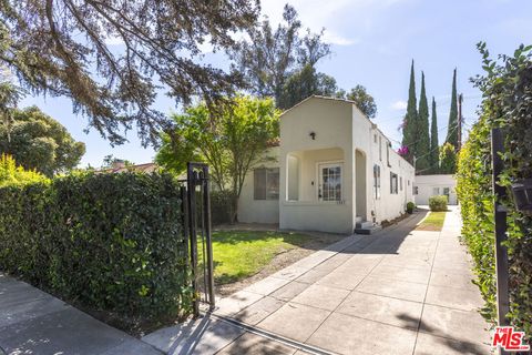 Photo of 1553 N Stanley Avenue, Los Angeles, CA 90046 (MLS # 26809005)