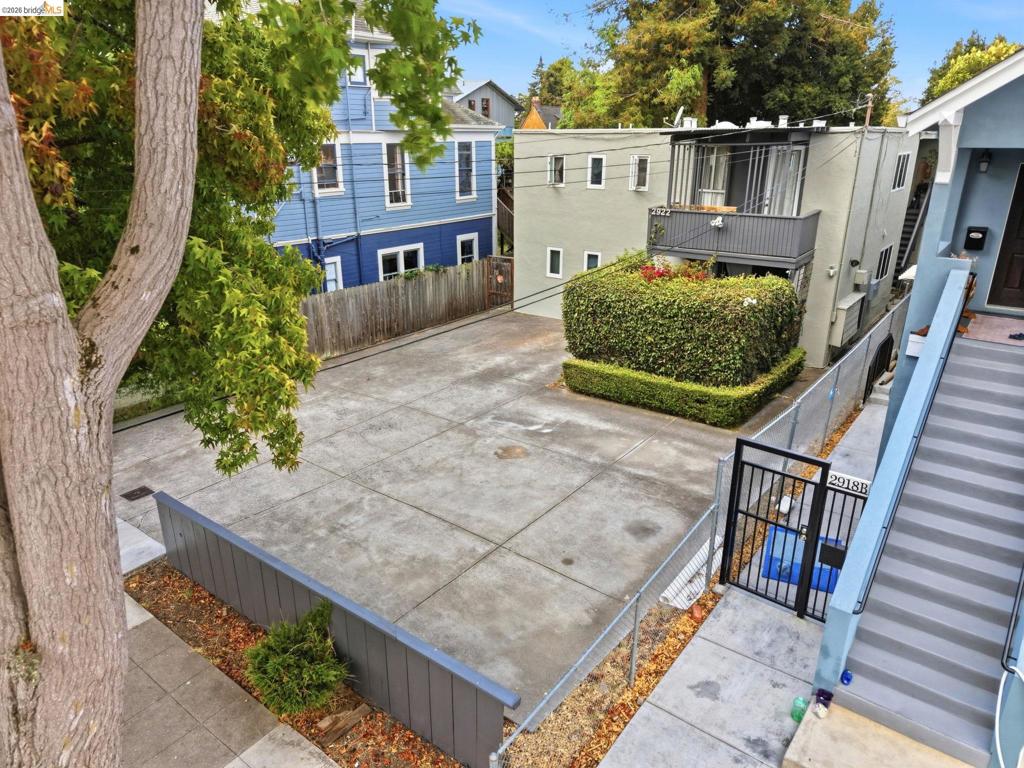 2922 Otis St