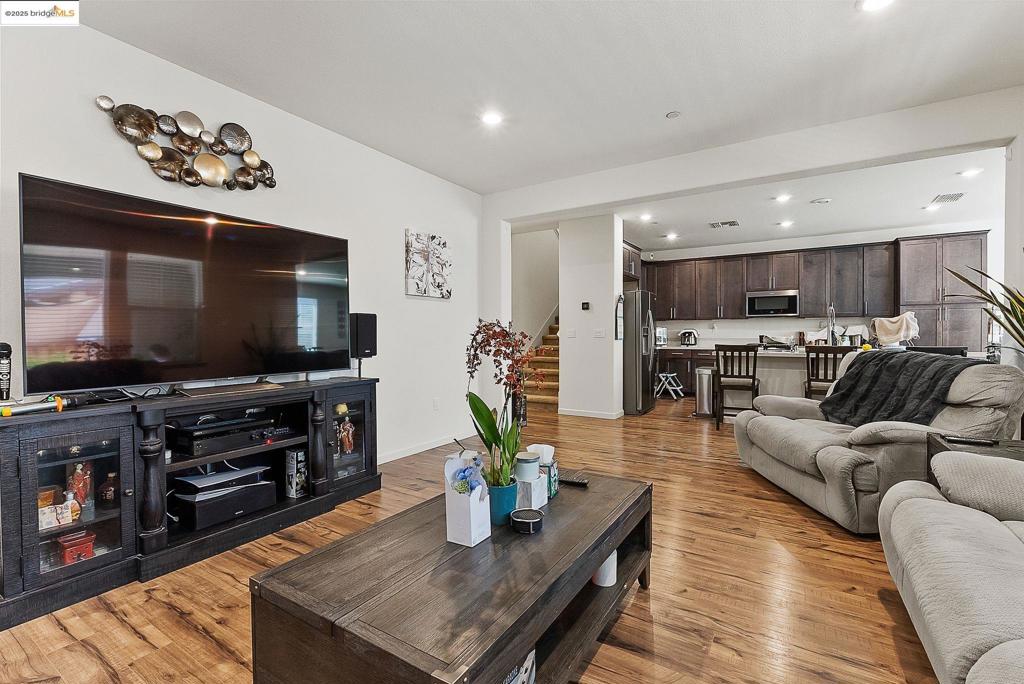 BRENTWOOD - Residential