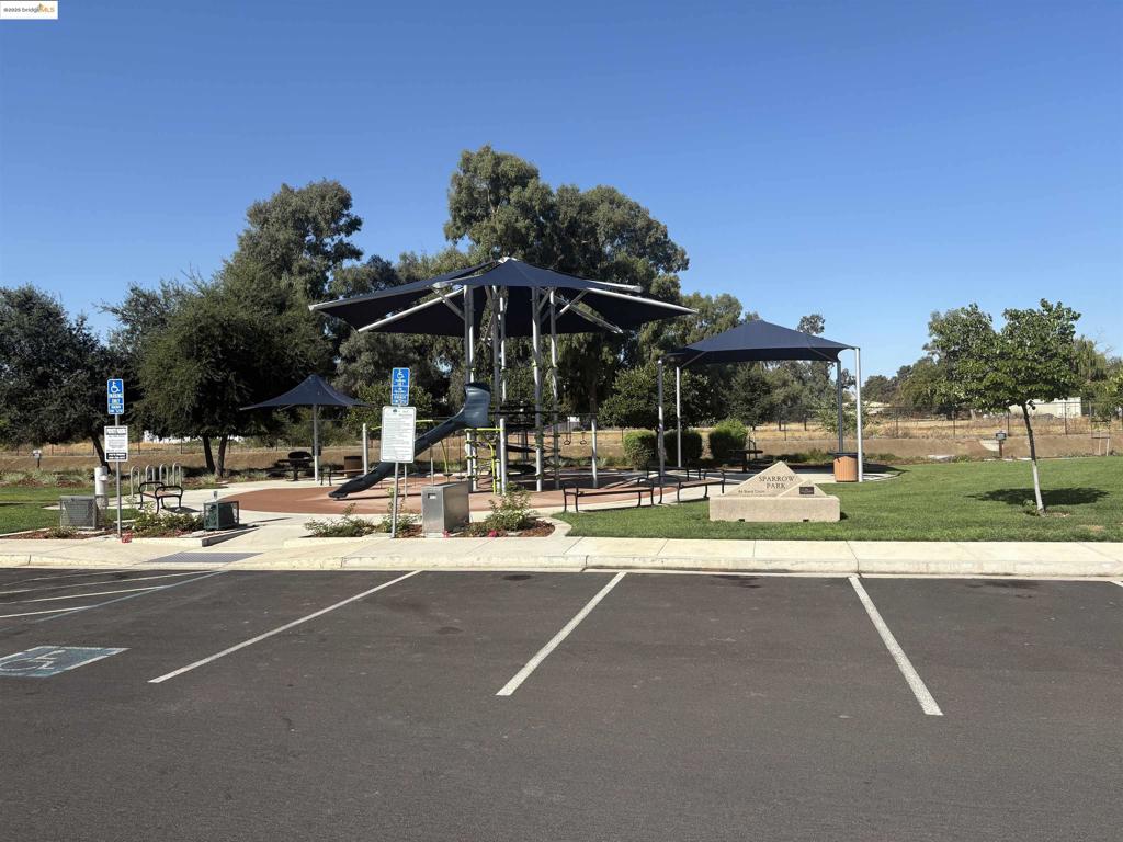 BRENTWOOD - Residential