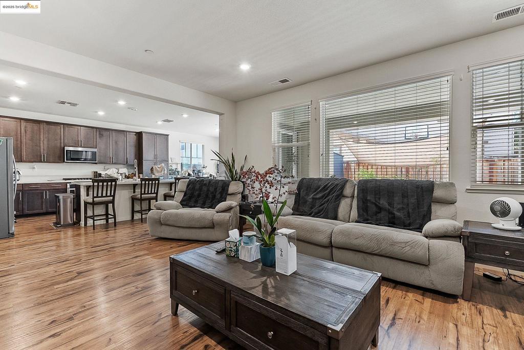 BRENTWOOD - Residential