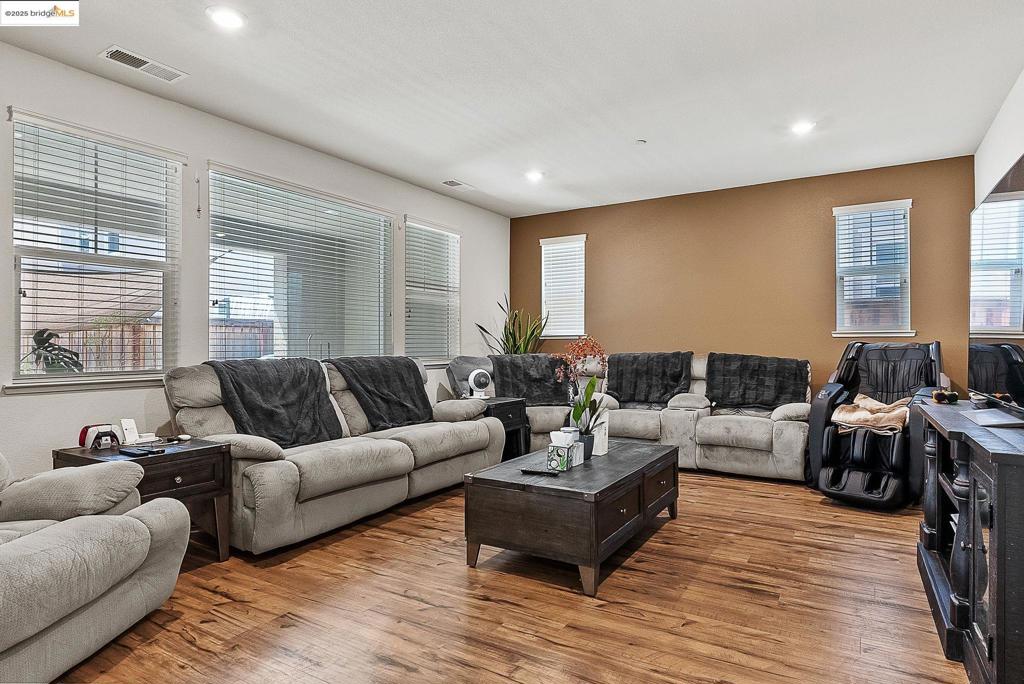 BRENTWOOD - Residential