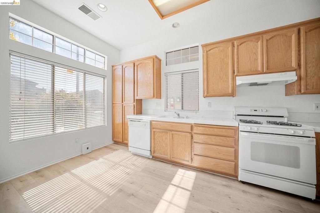 Photo of 1759 1759 Laurelgrove Ln Ln, Tracy, CA 95376 (MLS # 41126418)