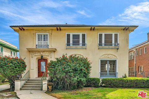 Photo of 1412 S Victoria Avenue, Los Angeles, CA 90019 (MLS # 26643895)