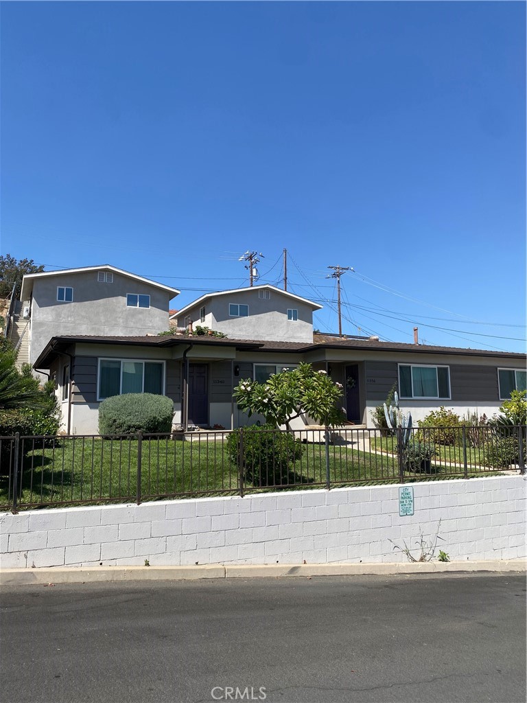 Looking for a cozy spot in Loma Linda? This is a lovely two bedroom, one bath apartment nestled in a nice quiet area, it offers a beautiful view to enjoy every day.
Don't miss this opportunity, contact us today to schedule a viewing!