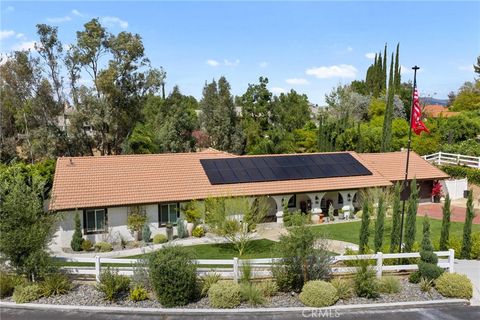 Photo of 40895 Via Los Altos, Temecula, CA 92591 (MLS # SW26084716)