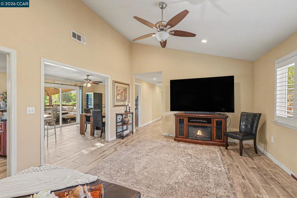 2035 Sherman Dr
