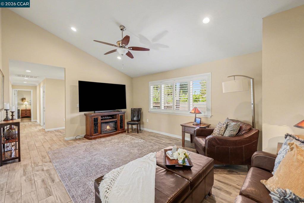 2035 Sherman Dr
