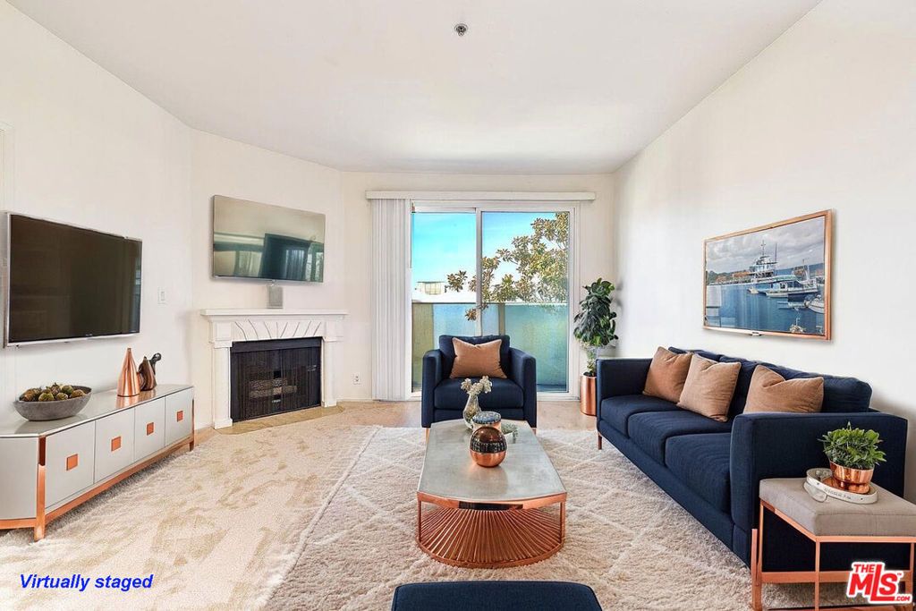 Photo of 620 S Gramercy Place #301, Los Angeles, CA 90005 (MLS # 25613799)
