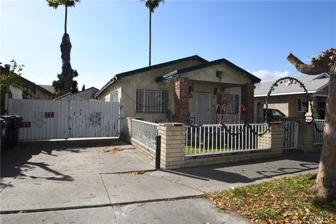 Photo of 1741 Gaviota Avenue, Long Beach, CA 90813 (MLS # SB26061238)