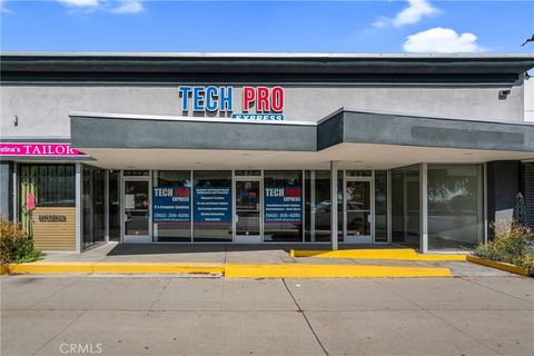 Photo of 559 W Whittier Blvd, La Habra, CA 90631 (MLS # DW25226931)