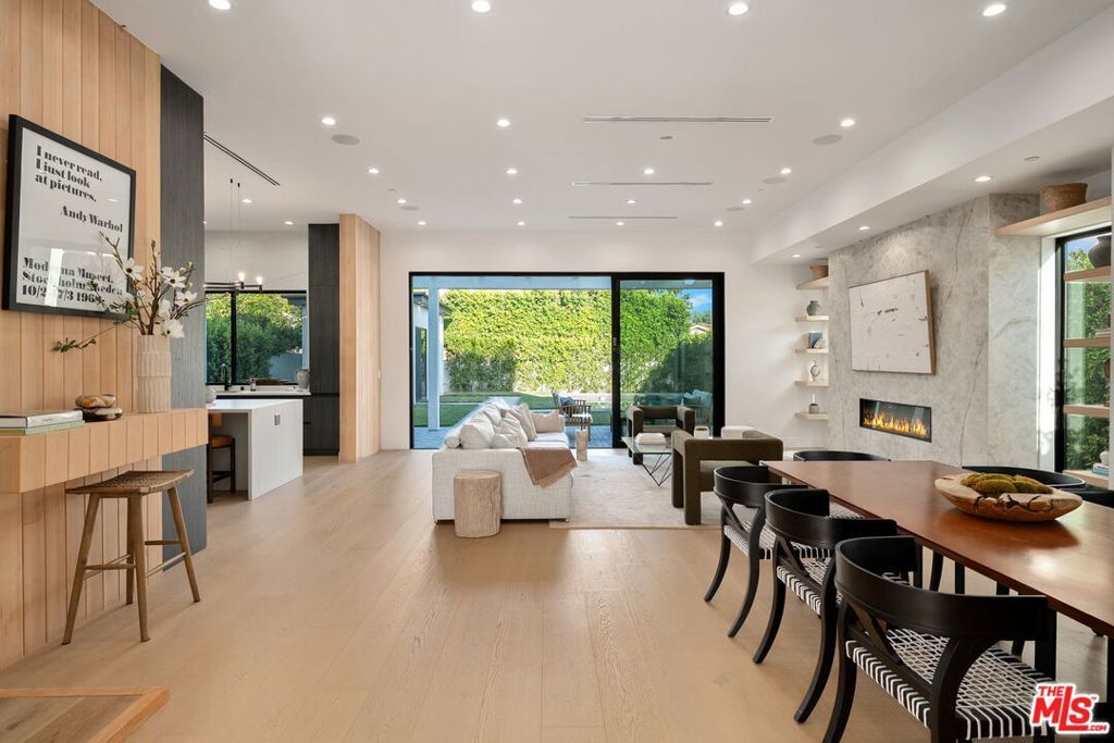 Photo of 4532 Calhoun Avenue, Sherman Oaks, CA 91423 (MLS # 25602085)