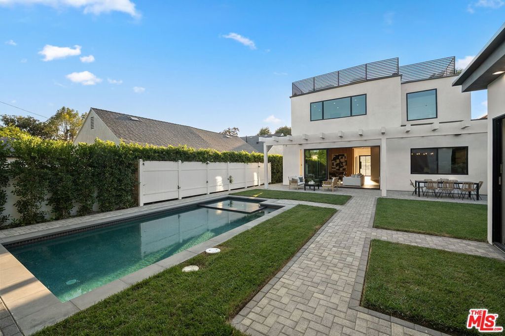 Photo of 4532 Calhoun Avenue, Sherman Oaks, CA 91423 (MLS # 25602085)