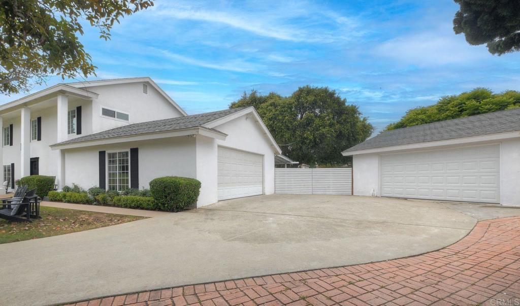 402 Parkwood Lane