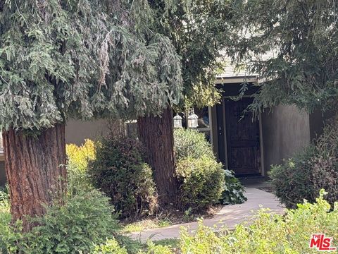 8450 Melvin Avenue Northridge CA 91324