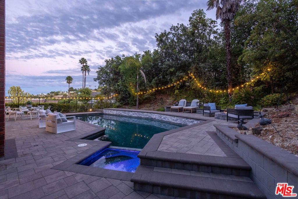 4711 Hermano Drive, Los Angeles CA 91356