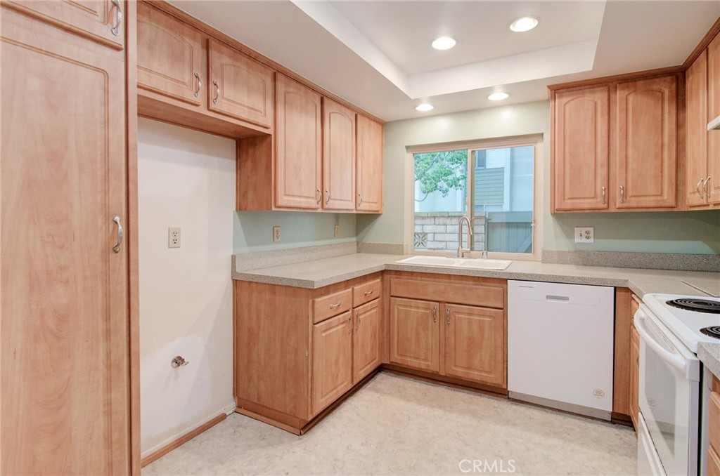 Huntington Landmark Townhomes (HLAN) - Residential