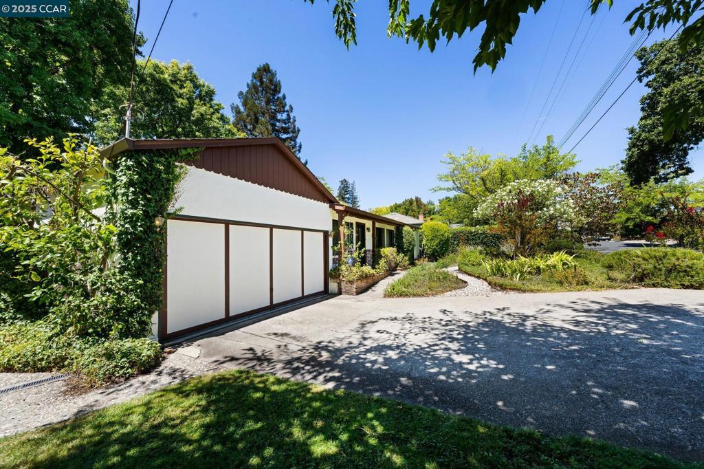 437 Coleman Ct