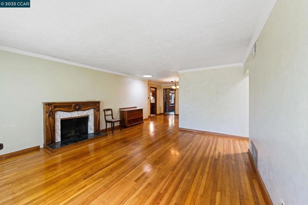 437 Coleman Ct