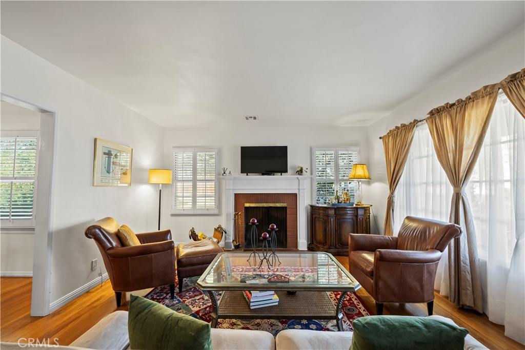 2937 Claremont Heights