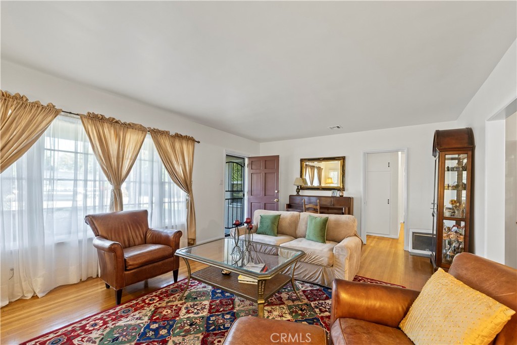 2937 Claremont Heights