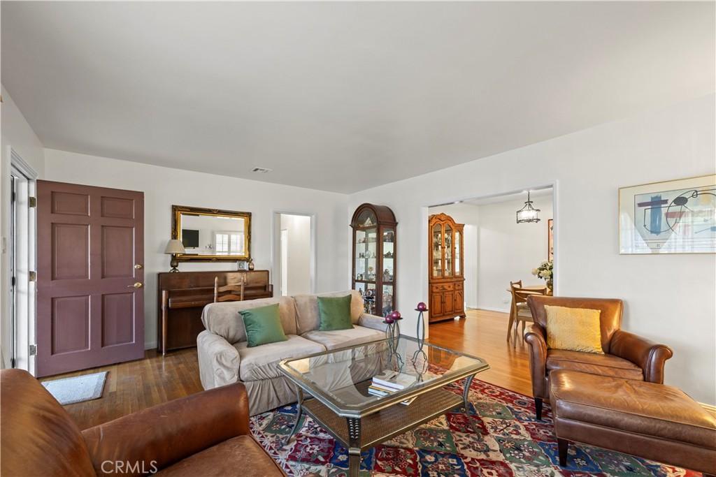 2937 Claremont Heights