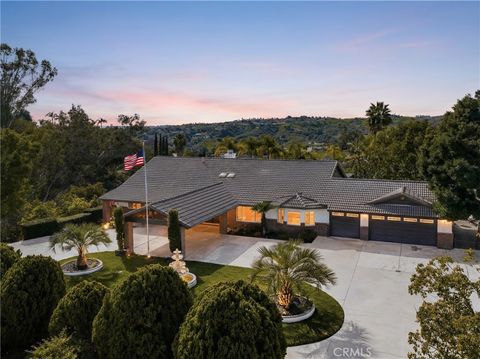 Photo of 2465 Via Oeste Drive, Fallbrook, CA 92028 (MLS # CV26024202)