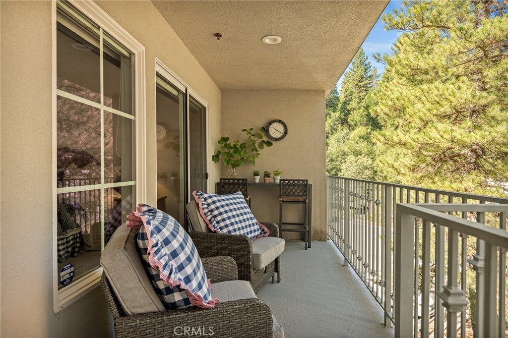 306 Villa Way