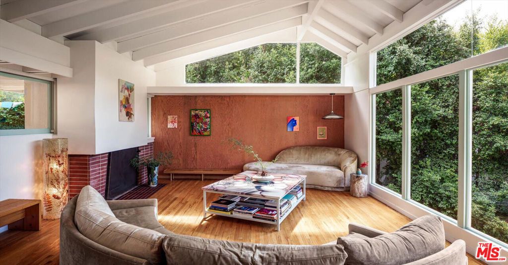 Photo of 2764 Outpost Drive, Los Angeles, CA 90068 (MLS # 25600425)
